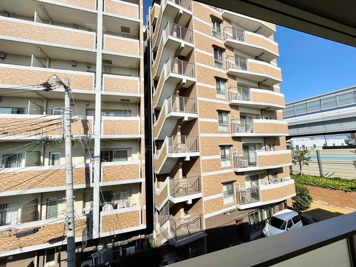 物件内観写真17　(室内からの展望)