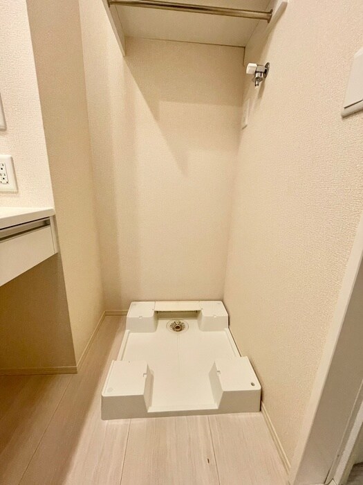 物件内観写真18　(洗濯機置場)