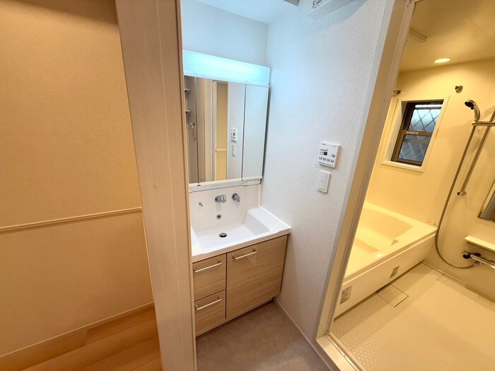 物件内観写真10　(洗面)