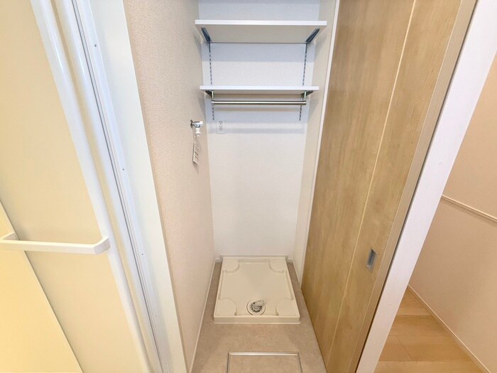 物件内観写真12　(洗濯機置場)