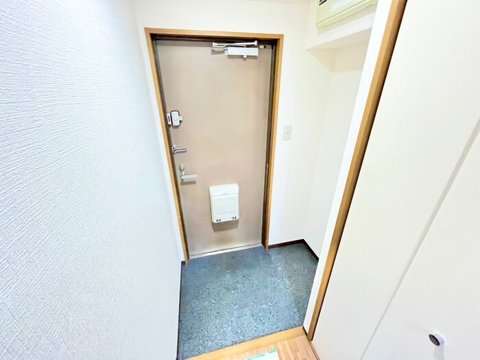 物件内観写真15　(玄関)