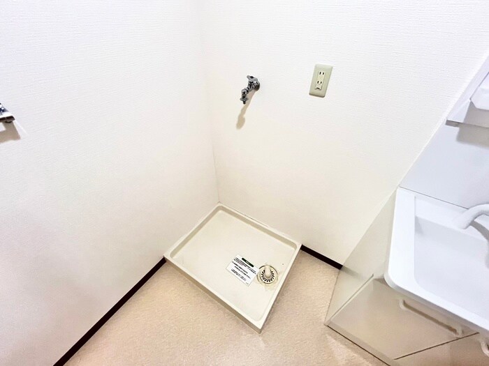 物件内観写真18　(洗濯機置場)