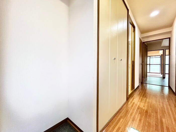 物件内観写真21　(廊下)