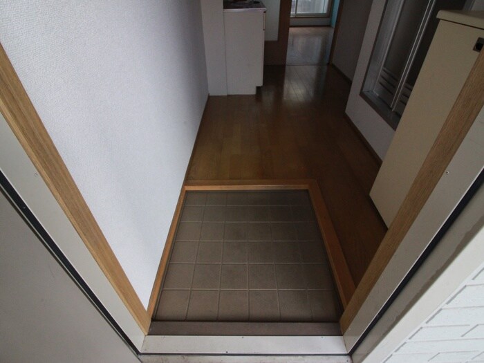 物件内観写真13　(玄関)