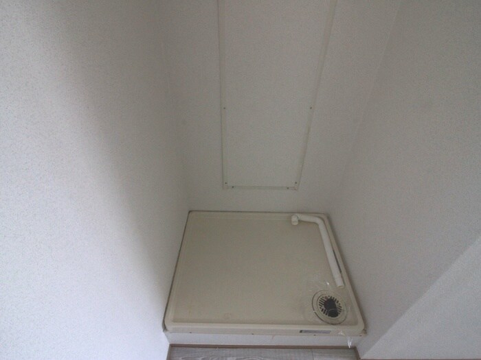 物件内観写真14　(洗濯機置場)