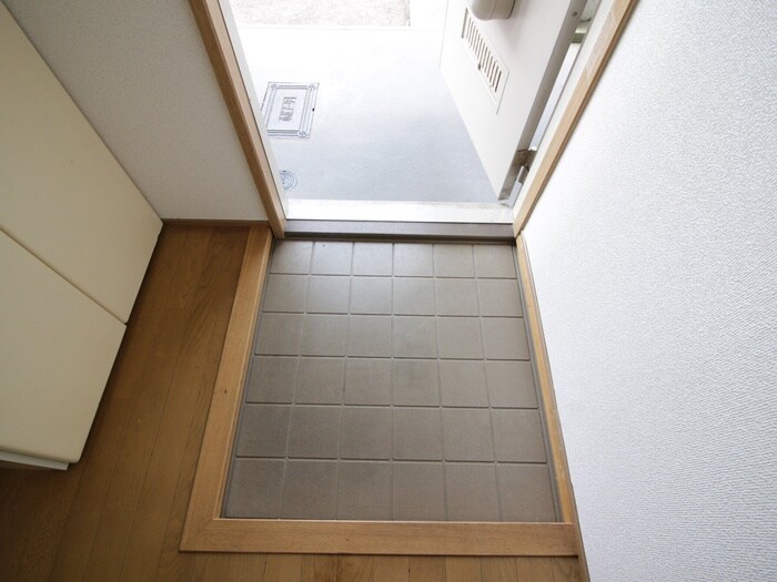 物件内観写真14　(玄関)