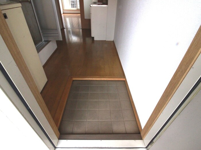 物件内観写真14　(玄関)