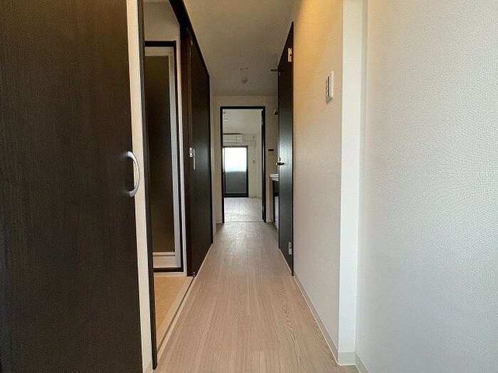 物件内観写真9　(廊下)