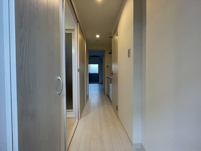 物件内観写真11　(廊下)