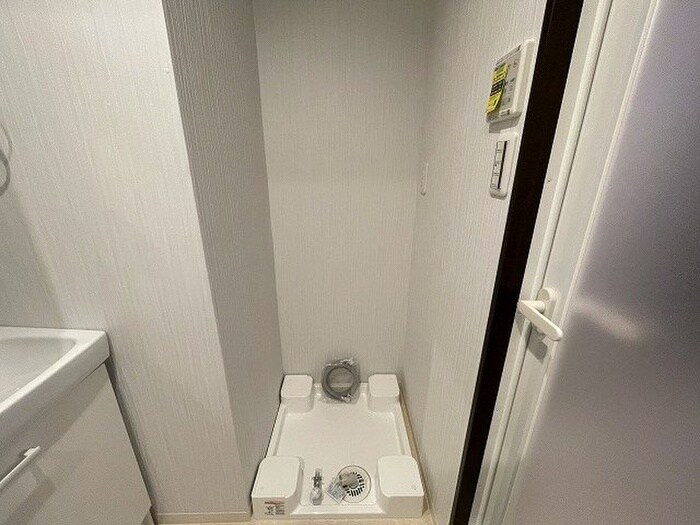 物件内観写真14　(洗濯機置場)