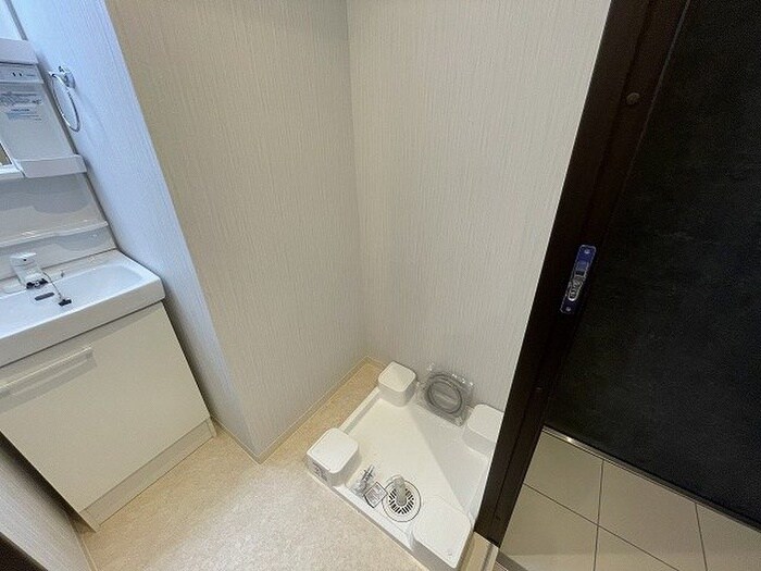 物件内観写真15　(洗濯機置場)