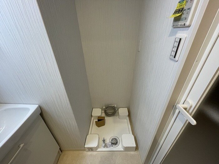 物件内観写真15　(洗濯機置場)