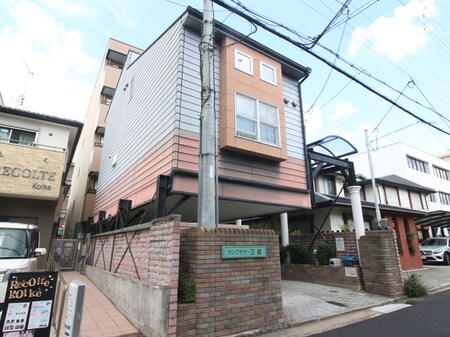 サンプラザ三越外観写真