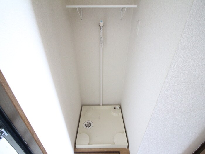 物件内観写真14　(洗濯機置場)