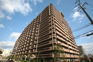 ｺｽﾓあべの坂ｶﾞ-ﾃﾞﾝｽﾞ（３０３）外観写真