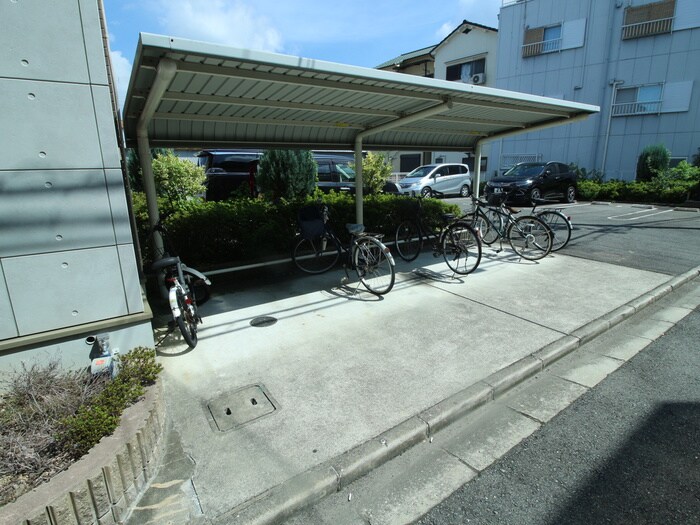 物件外観写真5　(駐輪場)