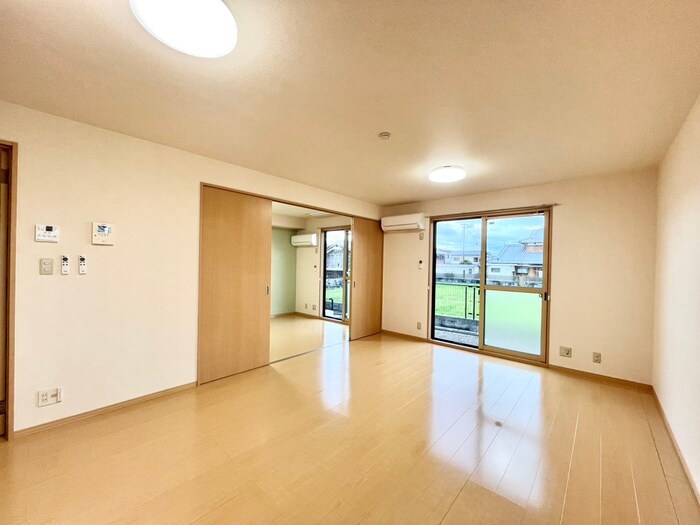 物件内観写真4　(居室)