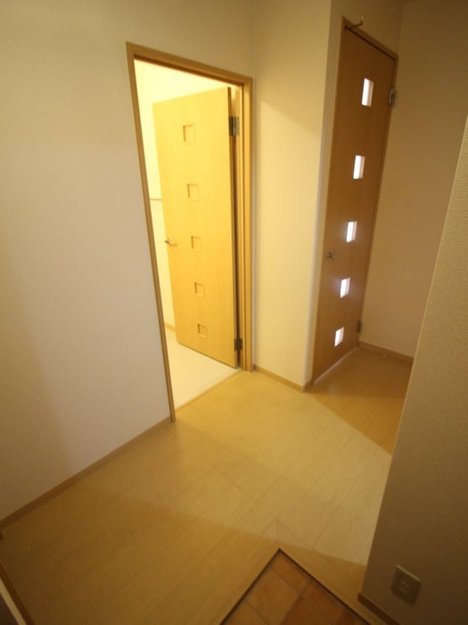 物件内観写真12　(廊下)