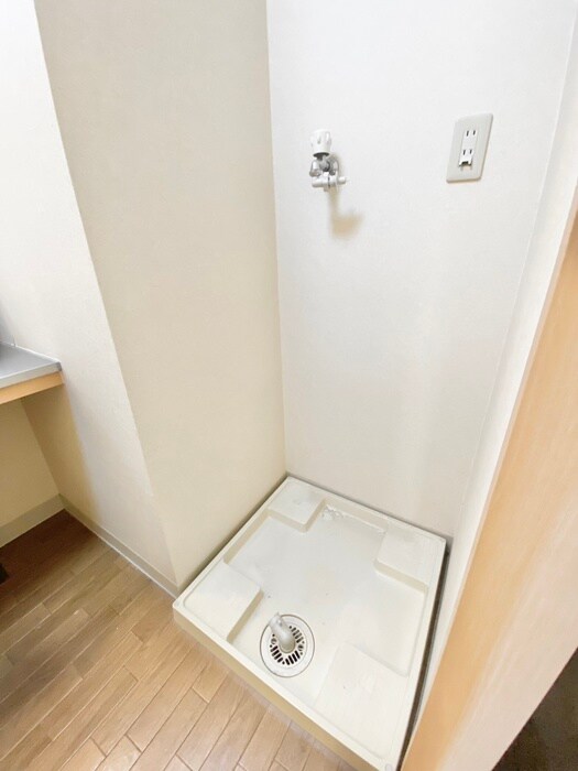 物件内観写真13　(洗濯機置場)