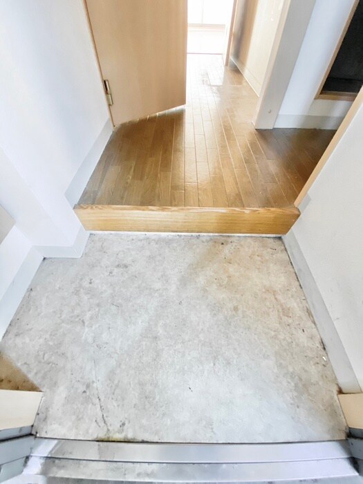 物件内観写真14　(玄関)