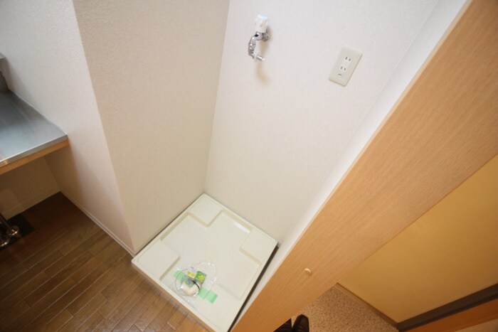 物件内観写真15　(洗濯機置場)