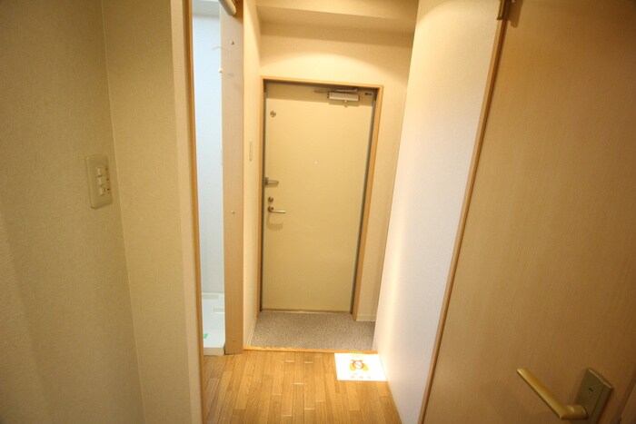 物件内観写真22　(玄関)
