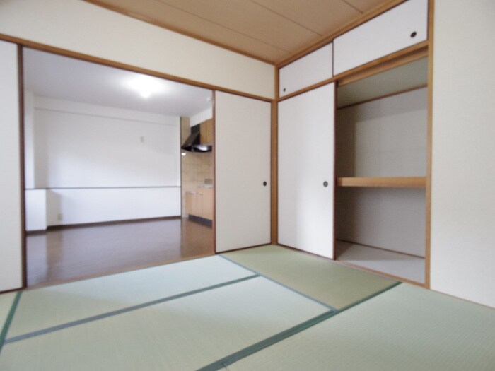 物件内観写真10　(居室)