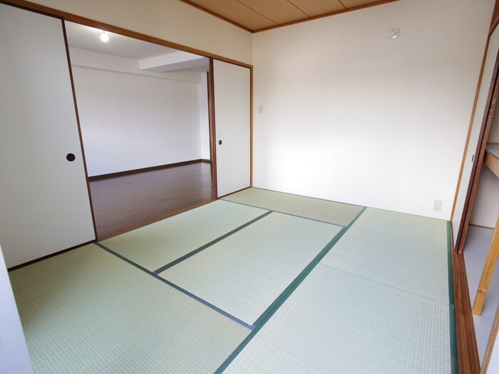 物件内観写真10　(居室)