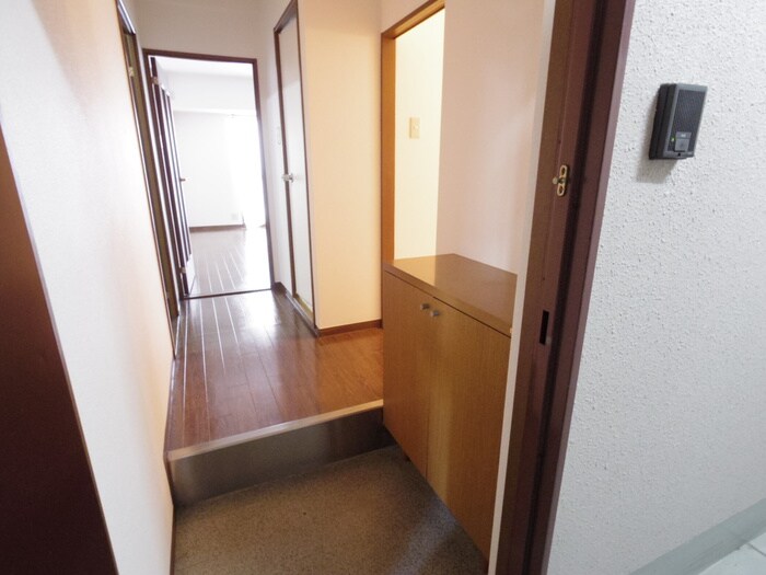 物件内観写真18　(玄関)
