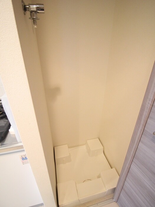 物件内観写真11　(洗濯機置場)