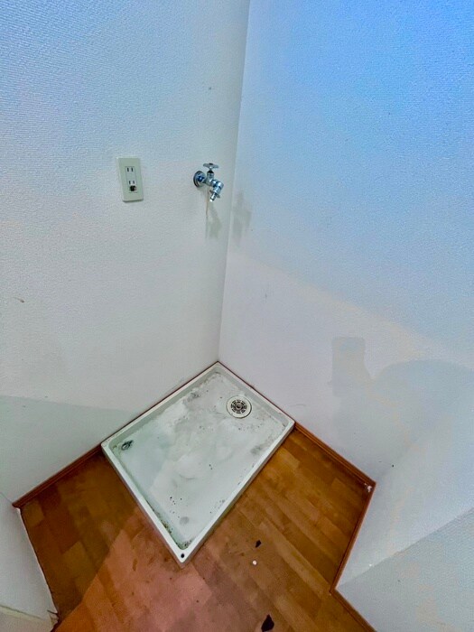 物件内観写真15　(洗濯機置場)