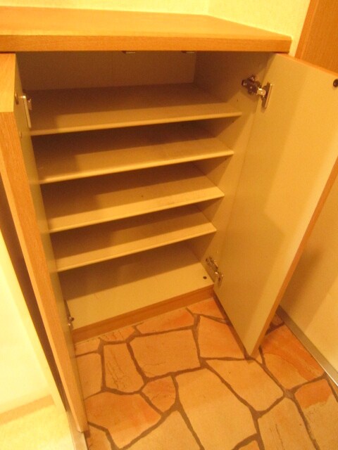 物件内観写真14　(靴箱)