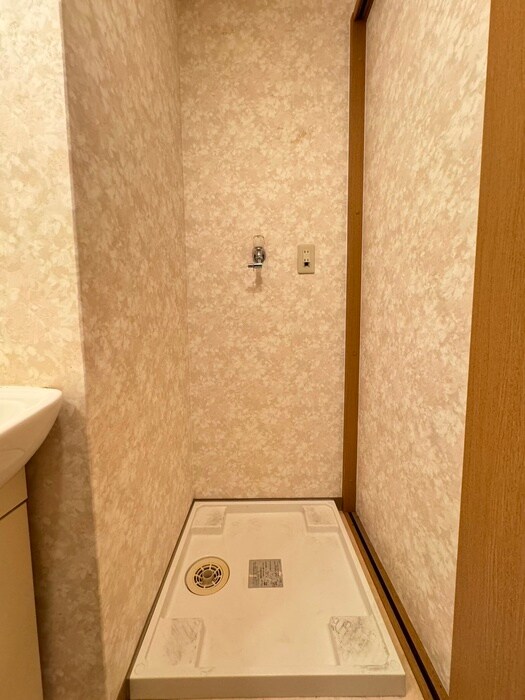 物件内観写真15　(洗濯機置場)