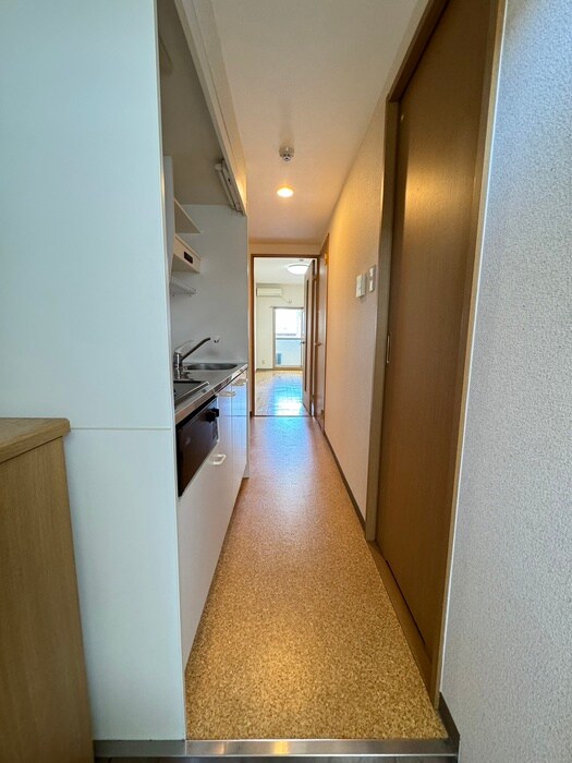 物件内観写真18　(廊下)