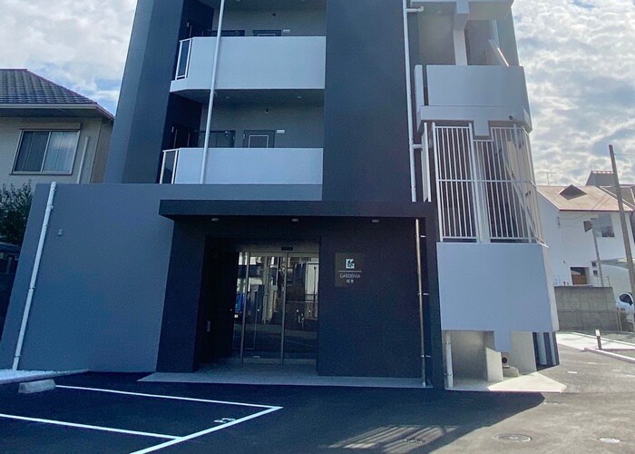 物件外観写真6　(エントランス部分)