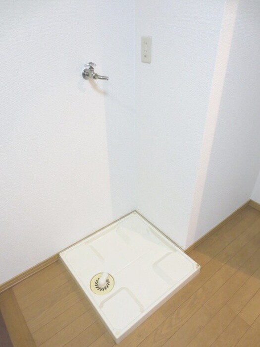 物件内観写真15　(洗濯機置場)