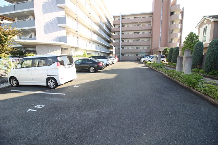 物件外観写真4　(エントランス部分)