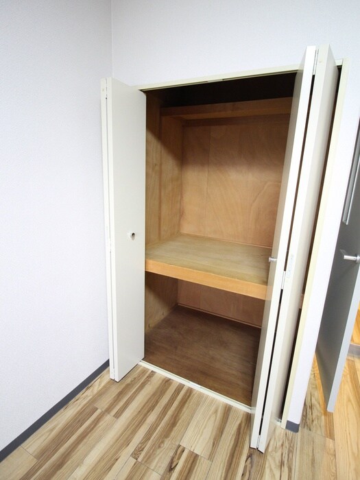 物件内観写真12　(収納)