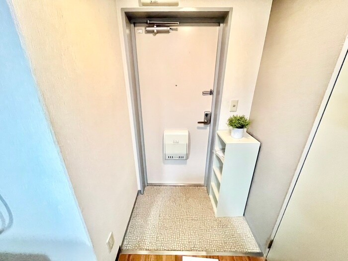物件内観写真15　(玄関)