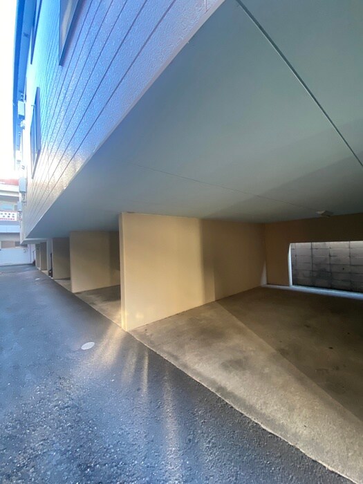 物件外観写真3　(駐車場)