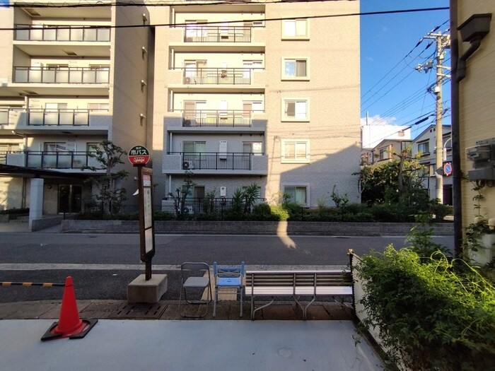 物件内観写真15　(室内からの展望)