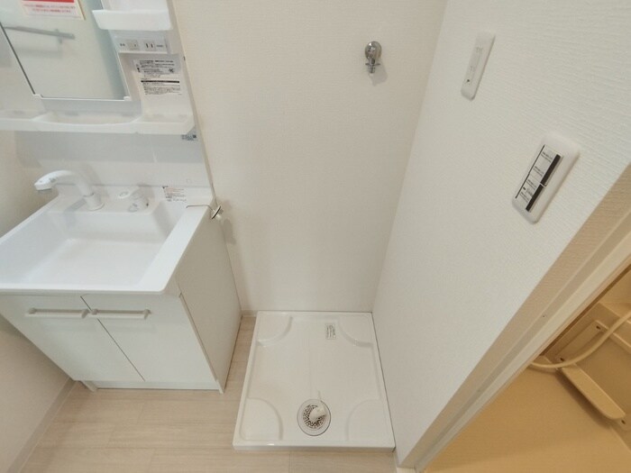 物件内観写真18　(洗濯機置場)