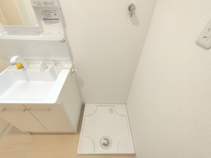 物件内観写真18　(洗濯機置場)