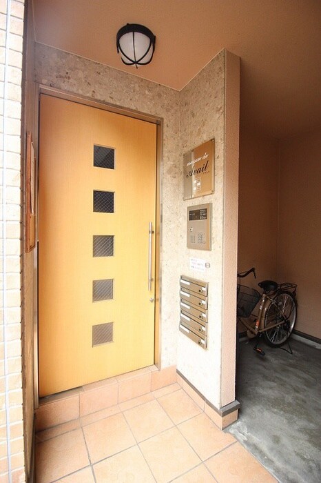 物件外観写真3　(エントランス部分)