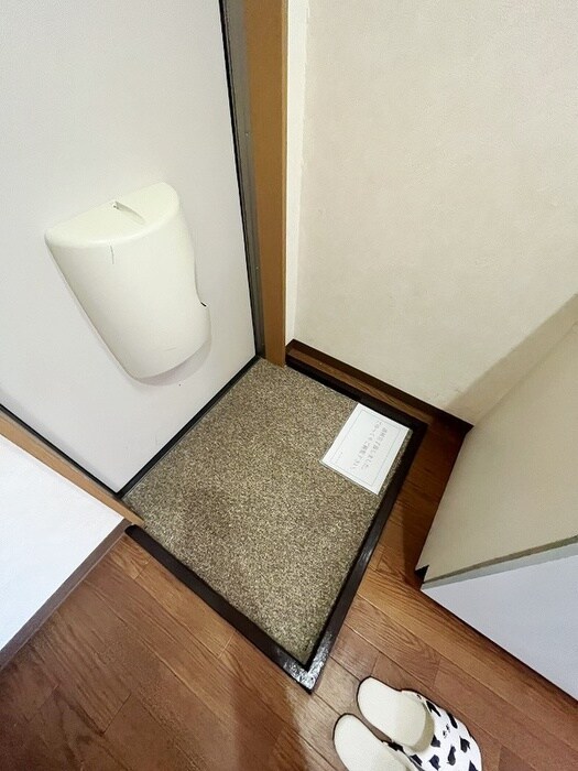 物件内観写真16　(玄関)