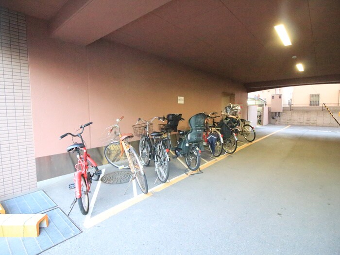 物件外観写真6　(駐輪場)