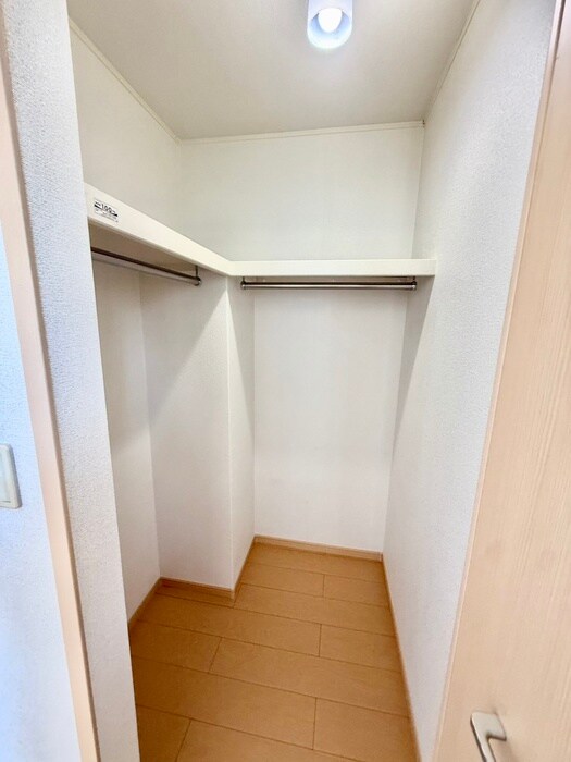 物件内観写真18　(収納)