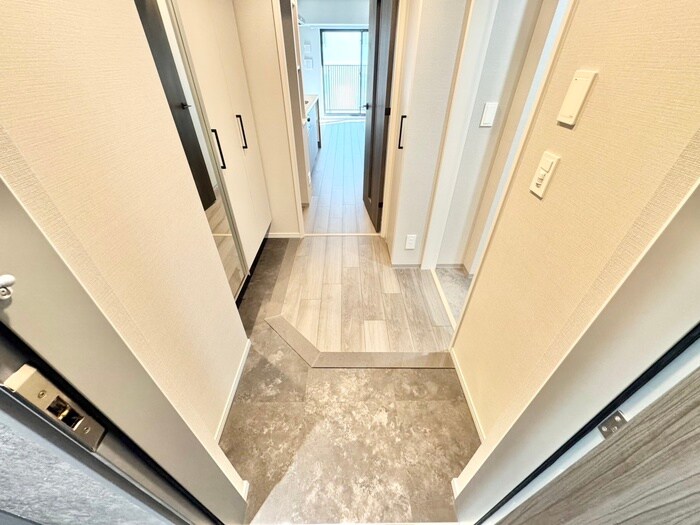 物件内観写真14　(玄関)