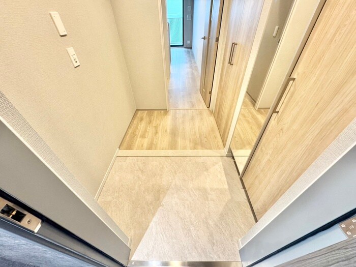 物件内観写真14　(玄関)