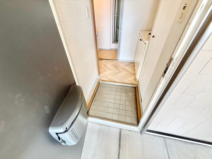 物件内観写真21　(玄関)